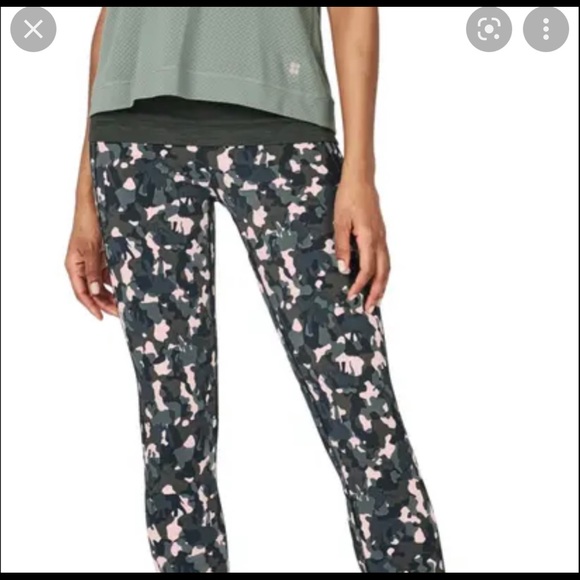 EUC Sweaty Betty 7/8 Zero Gravity Running legging Green Camo Print - Size XS - Picture 2 of 7